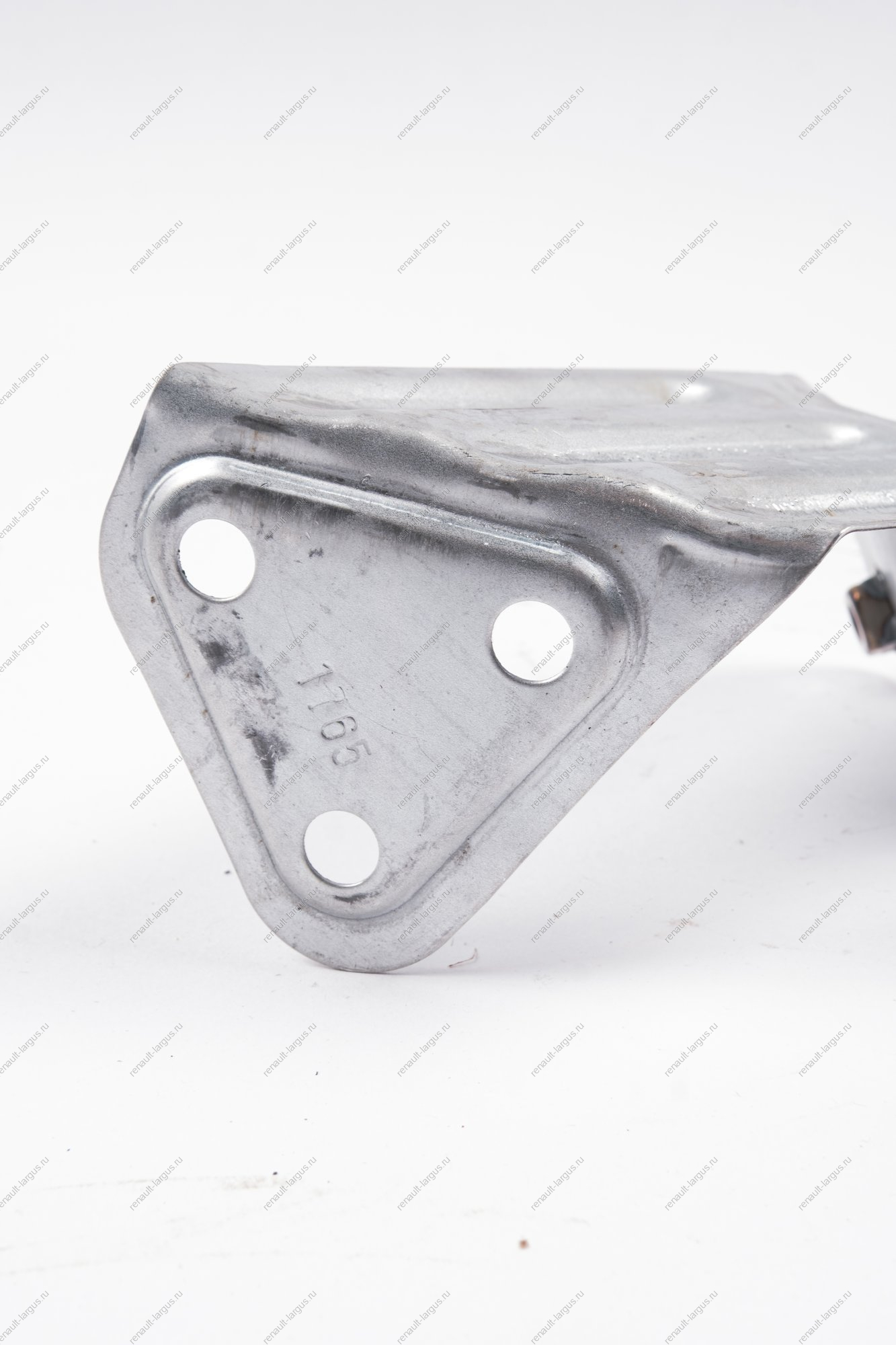 Кронштейн крепления переднего крыла и бампера правый LADA Vesta/Веста Lada