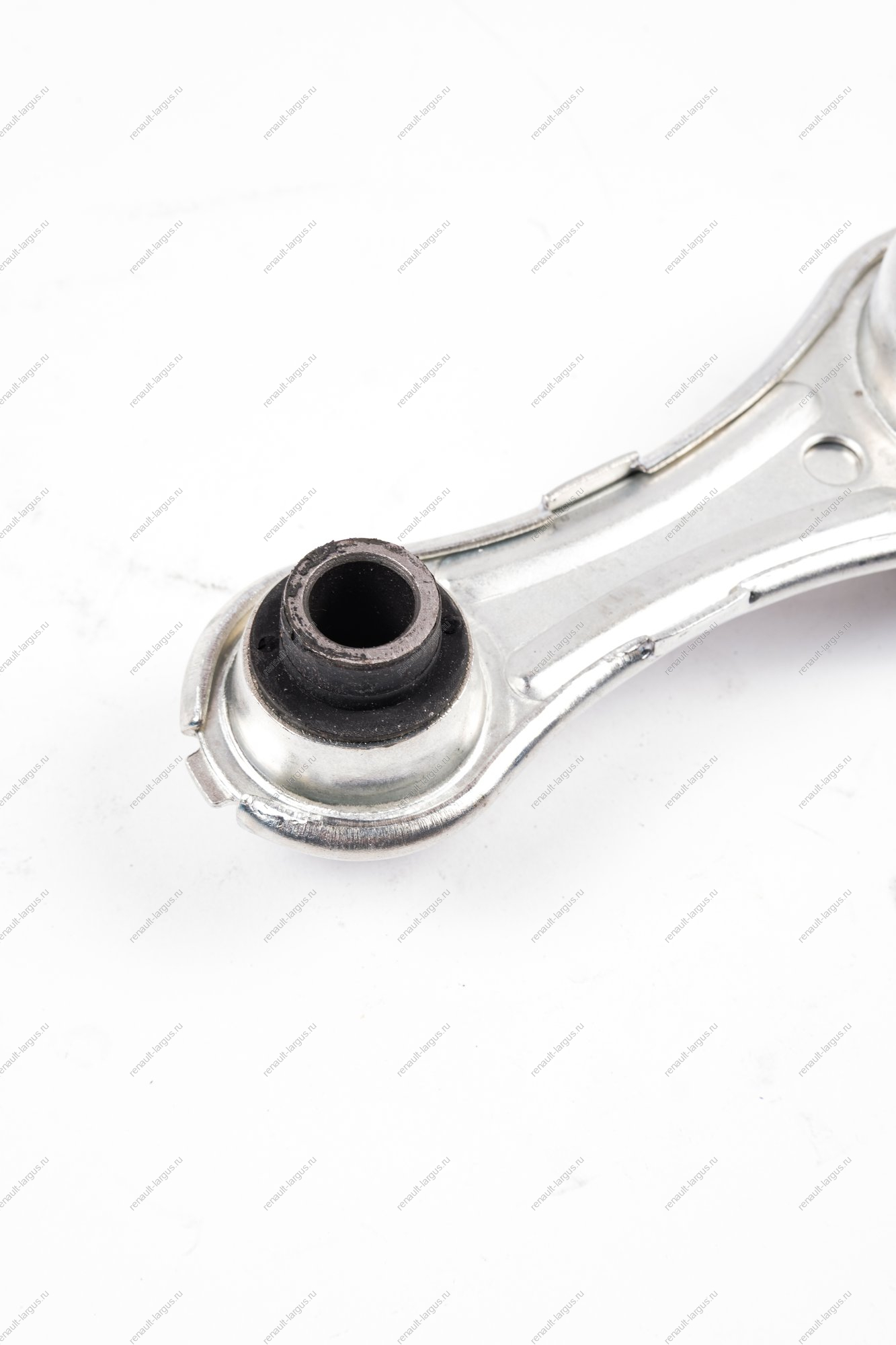 Штанга подвески двигателя с подушкой и сайлентблоком (задняя опора) (мкпп) LADA Vesta Renault