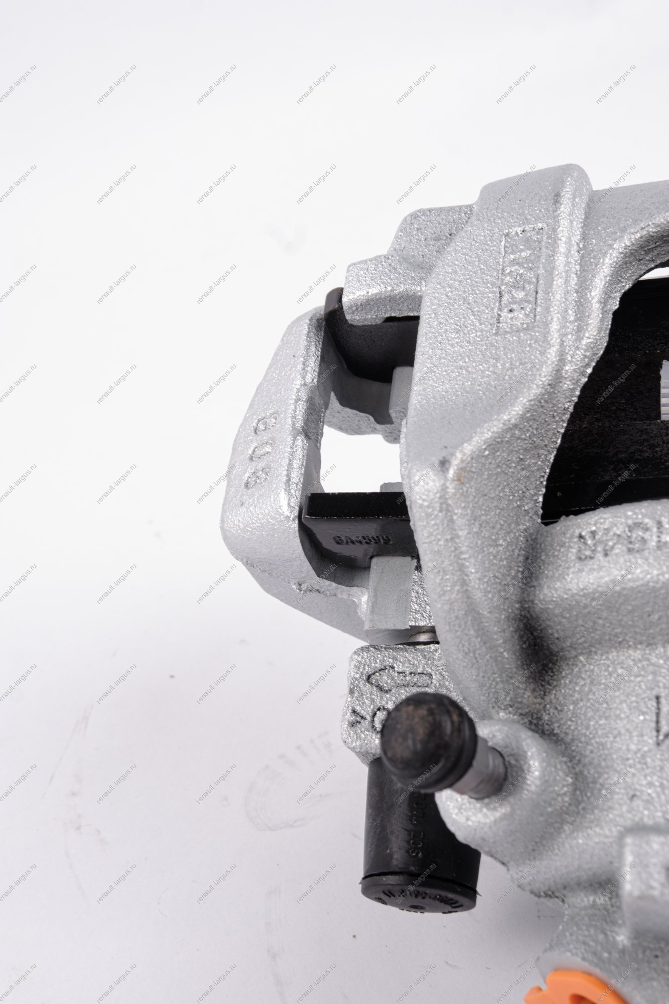 Суппорт передний левый в сборе Renault Logan II, Sandero (суппорт 410118579R +2шт. тормозн. колодки 410602581R) Renault