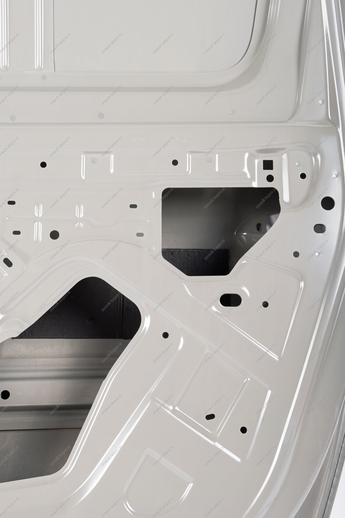 Дверь задняя правая без окна (глухая) (с отв. под молдинг , с отв. под личинку)LADA Largus Lada