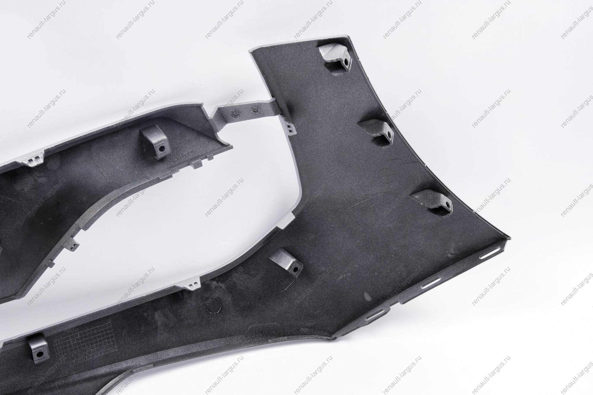 Накладка переднего бампера левая без отвер. под датчик слепой зоны в цвет 691 Платина (Серебристый) LADA Vesta SW Cross NG Lada