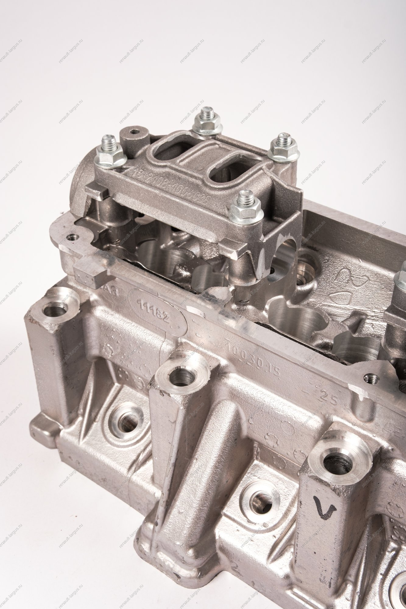 Головка блока цилиндров без шпилек в сборе (с направляющими втулками, без клапанов и вала распределительного) без шпилек LADA Largus (FL) NEW Lada