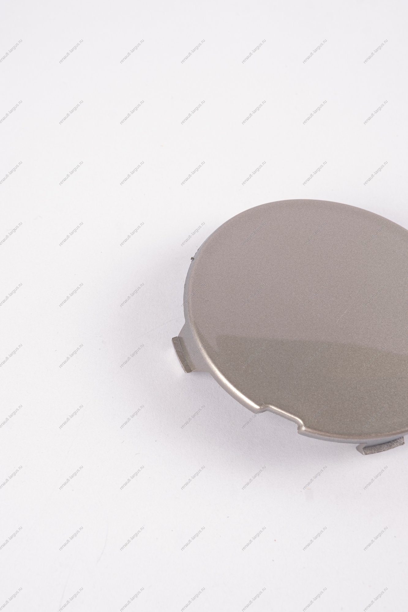 Заглушка окна переднего бампера LADA Largus/Лада Ларгус под буксир. крюк. 242 Серый базальт (Серо-бежевый) крашеная Lada