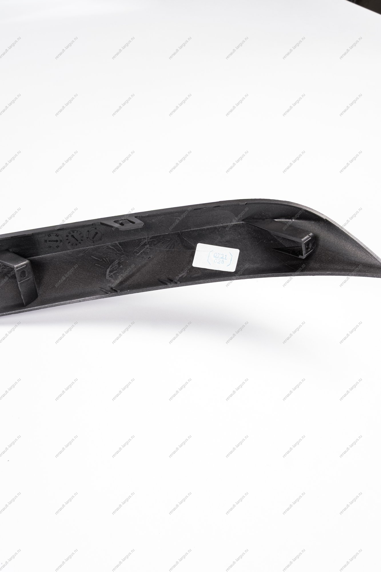 Накладка переднего бампера нижняя LADA Vesta SW Cross NG (серебристая) Lada