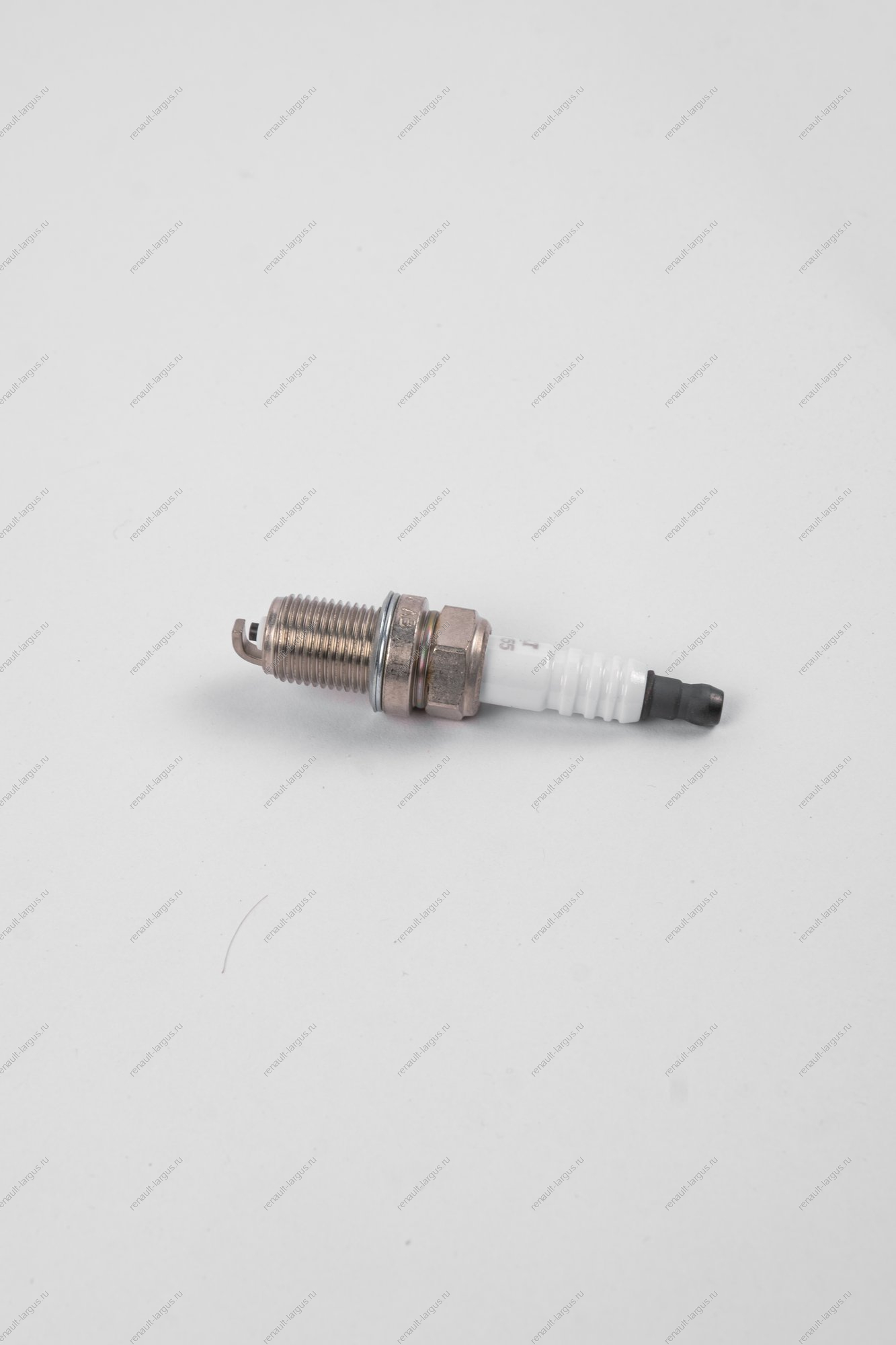 Свеча зажигания RENAULT Logan/LADA Largus/Logan 2014- (16 кл) K4M K4J E7J F4R 1шт Renault