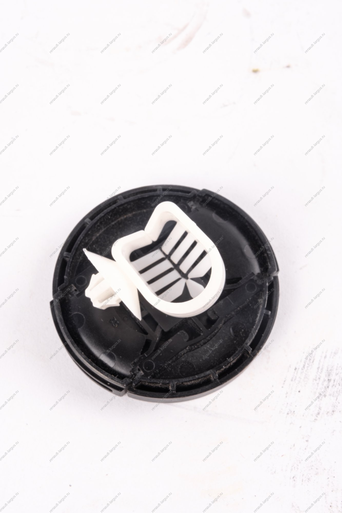 Клипса Lada Vesta крепления жгута проводов. трубки кондиц. Renault