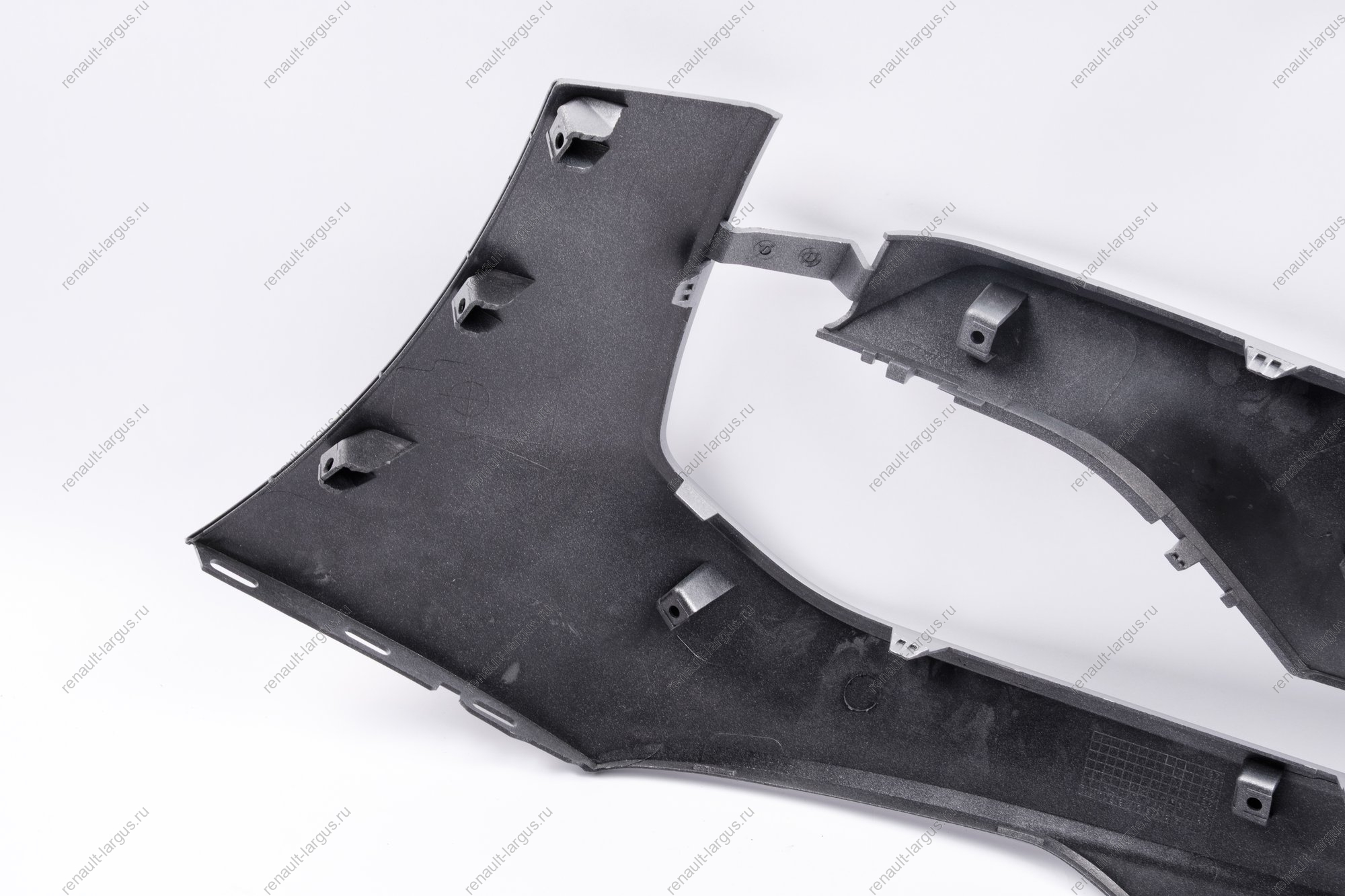 Накладка переднего бампера правая без отвер. под датчик слепой зоны в цвет 691 Платина (Серебристый) LADA Vesta SW Cross NG Lada