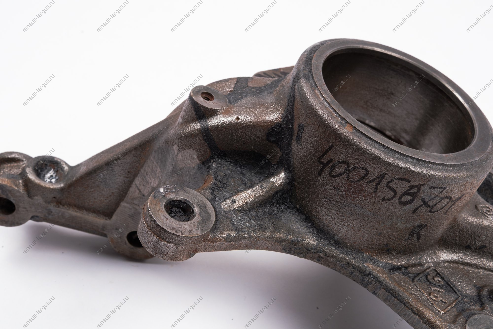 Кулак поворотный левый RENAULT Duster Renault