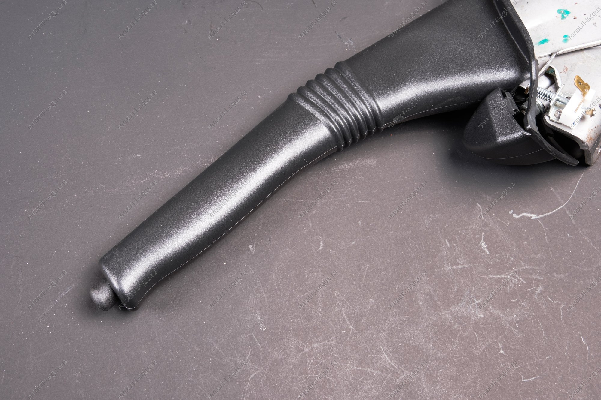 Рычаг ручного томоза с тросом LADA Largus Renault