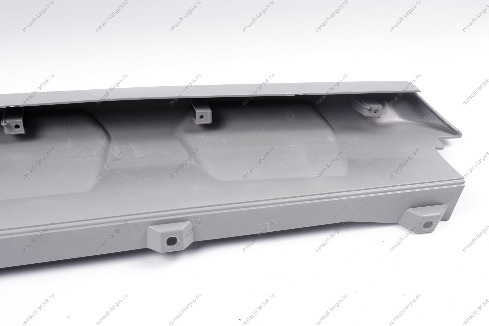 Накладка LADA Largus Cross (FL) NEW переднего бампера центральная (цвет серебристый) Lada