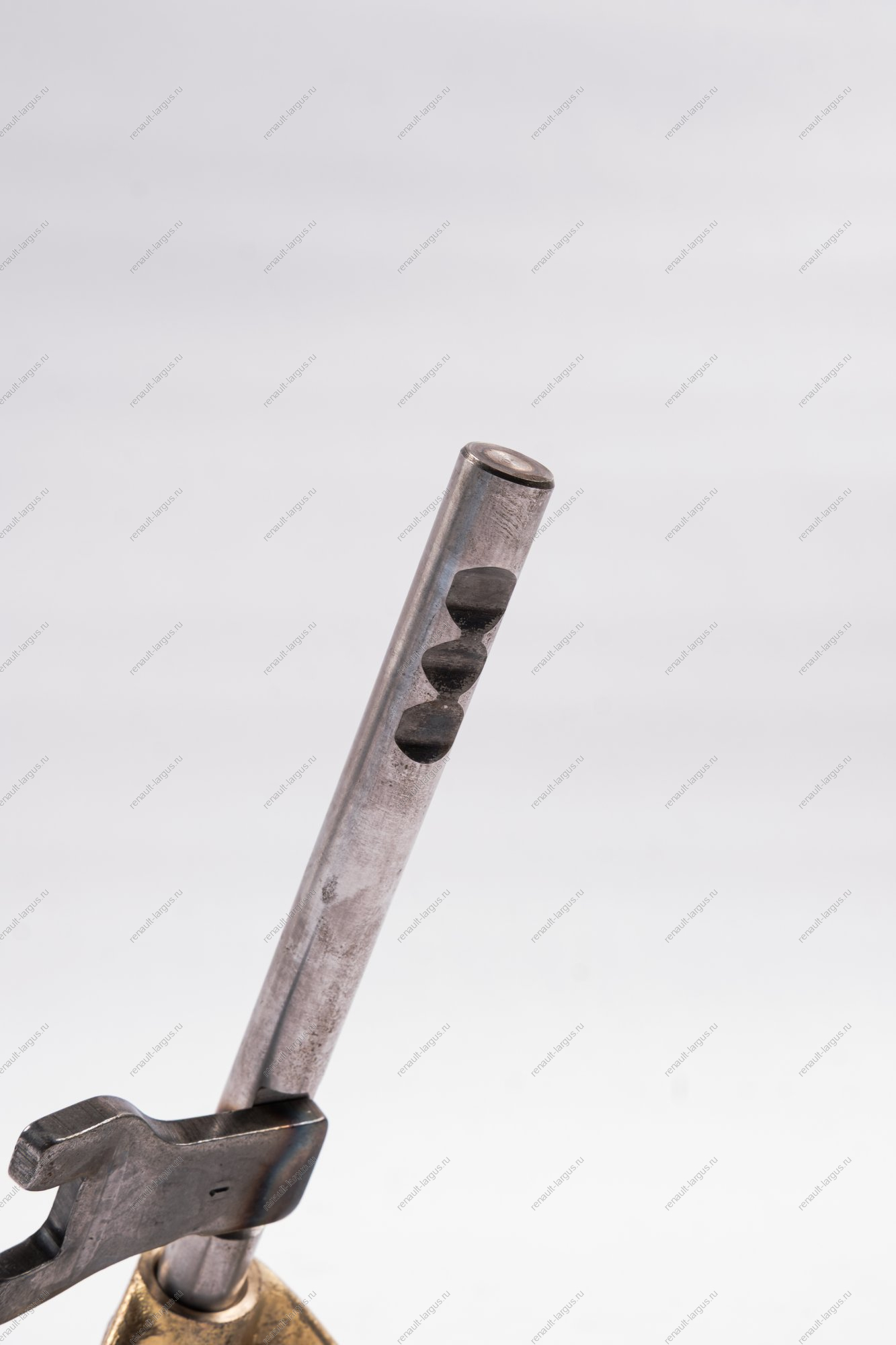 Шток переключения 1-2-ой передачи с вилкой в сборе КПП-JR5 LADA Largus Renault