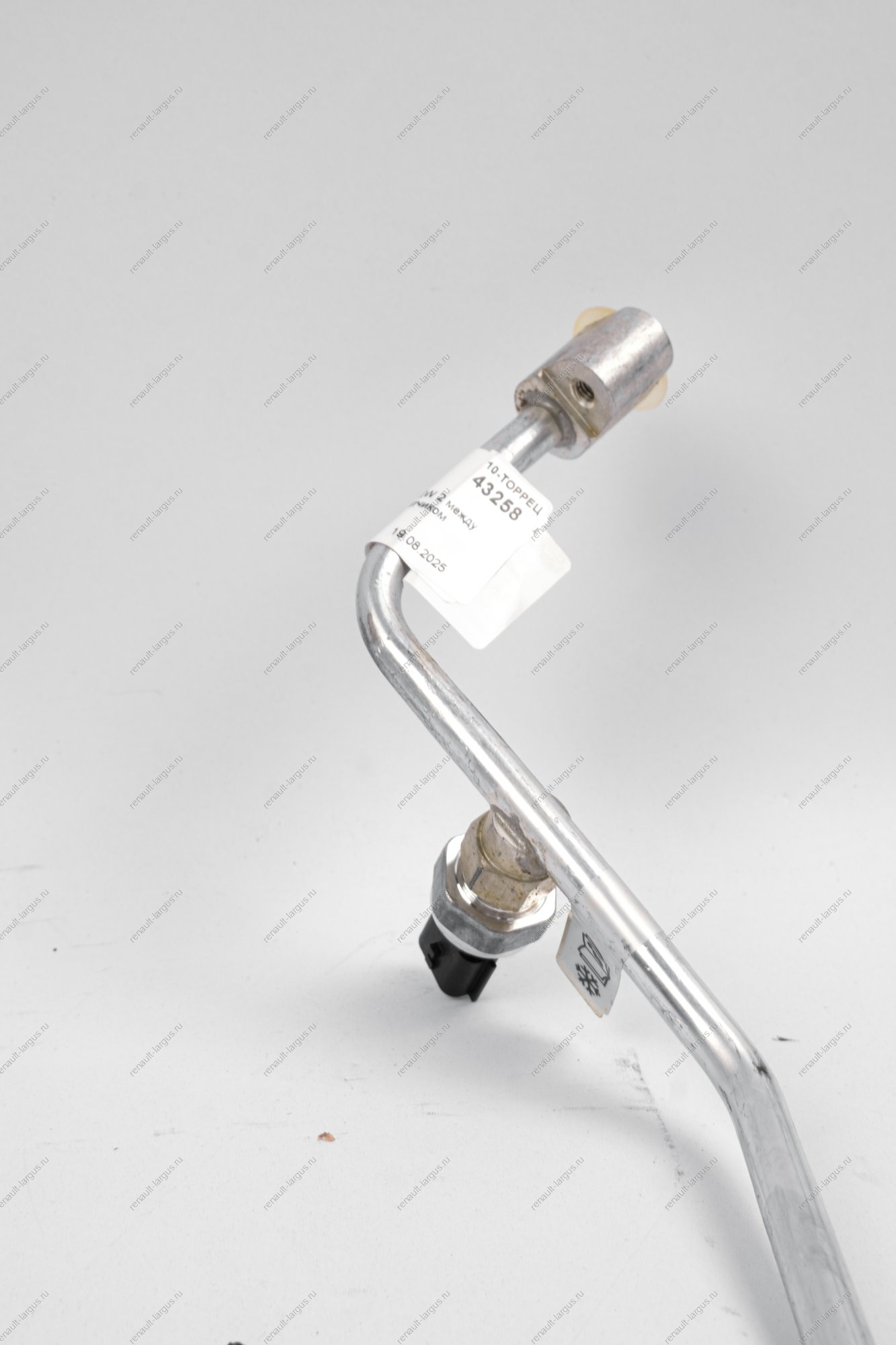 Трубопровод LADA Largus FL NEW 2 между конденсатором и клапаном (с датчиком 921366801R) (задний) Lada