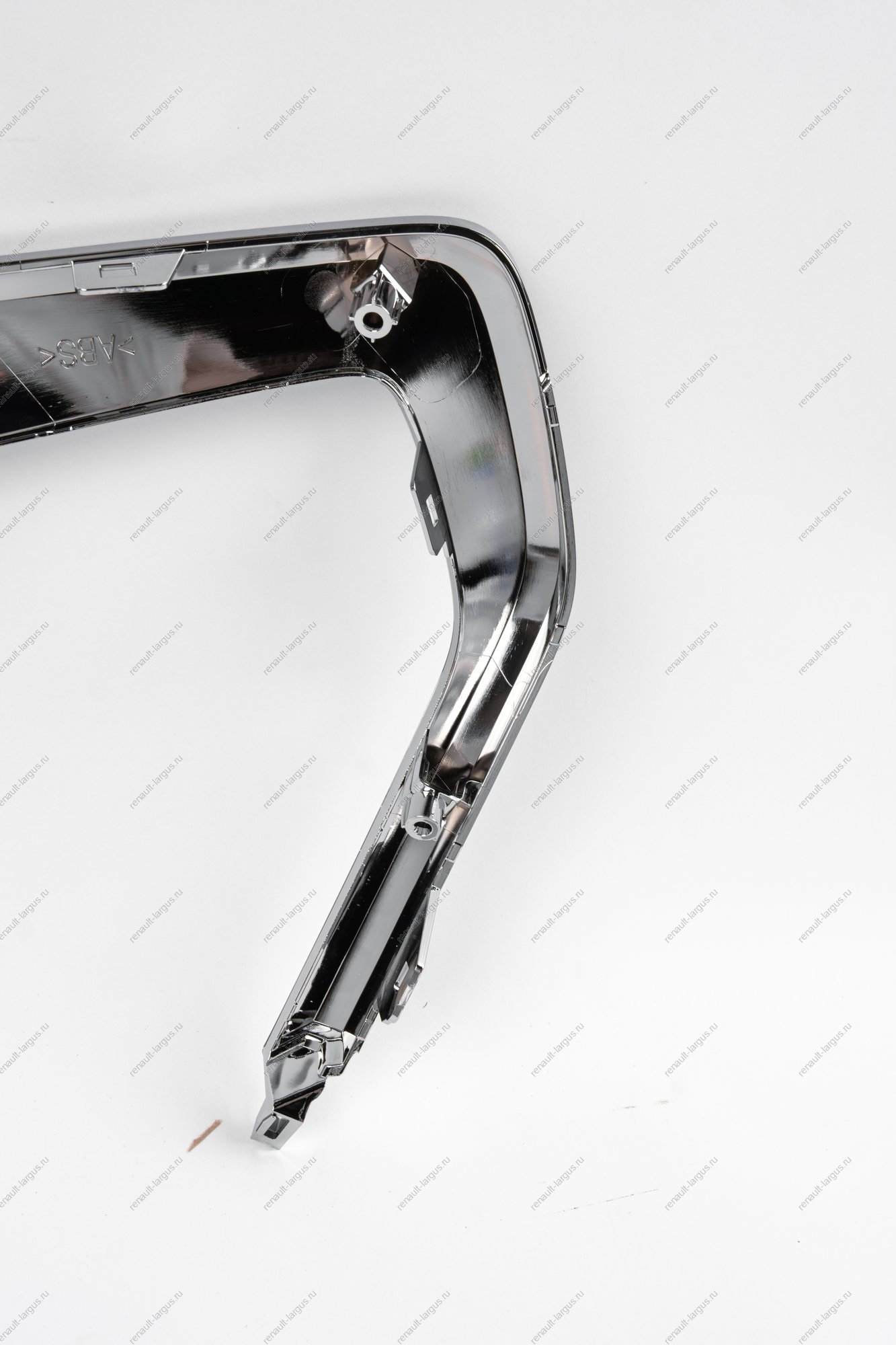 Молдинг переднего бампера нижний правый (хром) LADA Vesta FL Россия