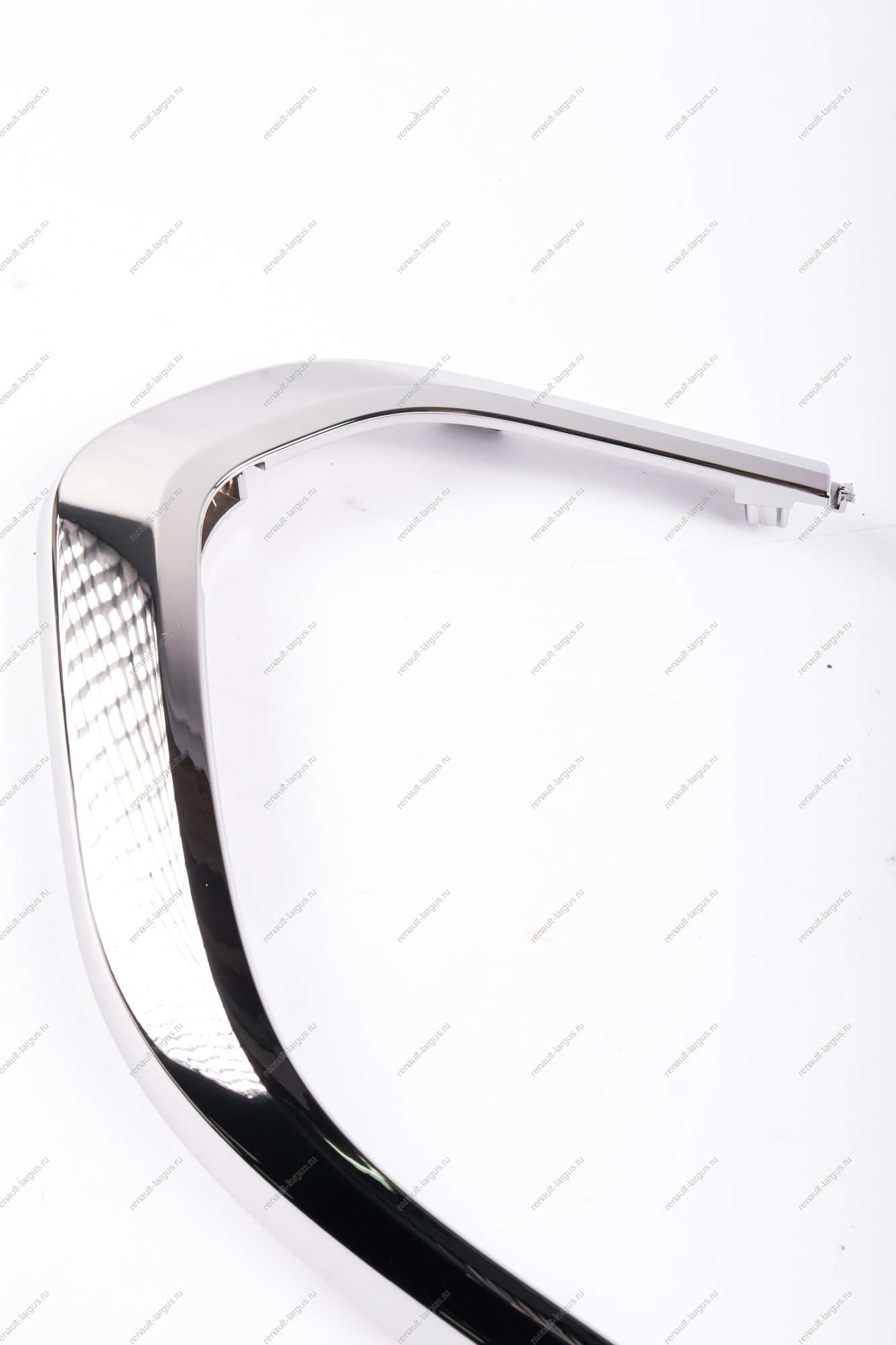 Молдинг переднего бампера нижний левый (хром) LADA Largus (FL) NEW Lada