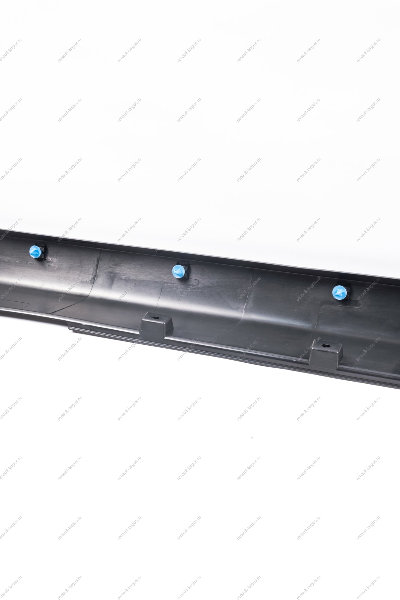 Облицовка порога правая ( с клипсами) (8450091454) LARGUS Cross Lada