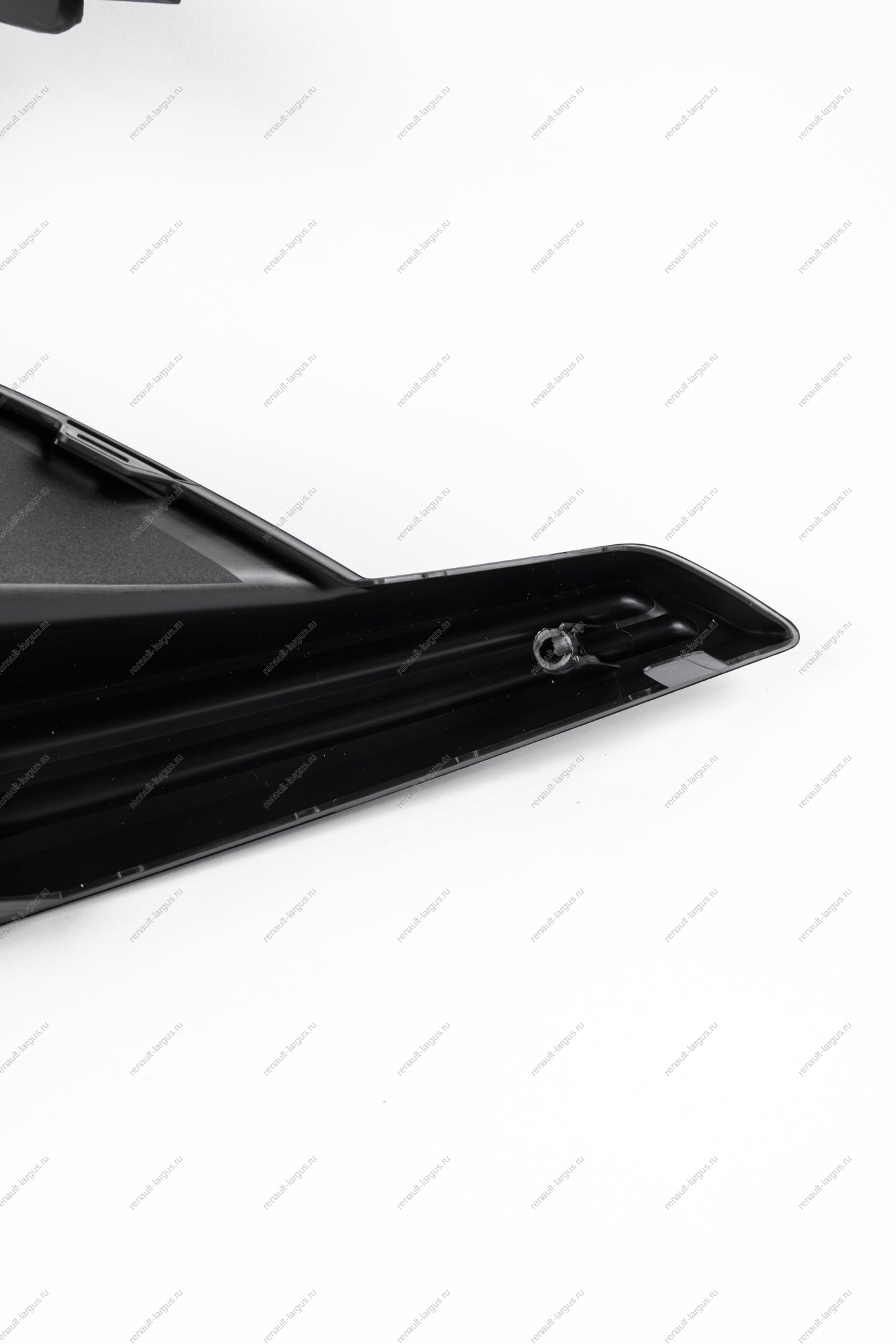 Облицовка ПТФ правая ( с отв. под парктроник) LADA Vesta SW Cross FL Lada