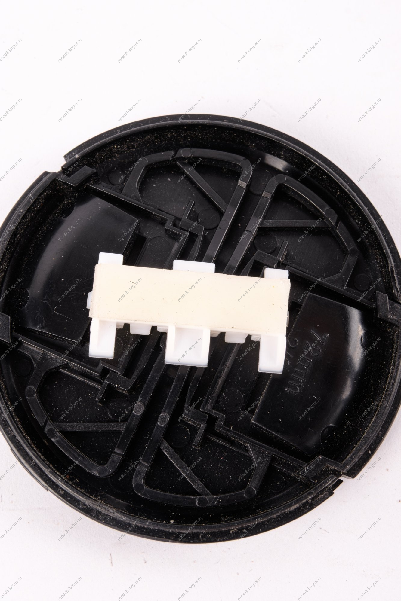 Держатель LADA Vesta облицовки сточного желоба крыши ( нужно по 7шт на одну сторону Lada