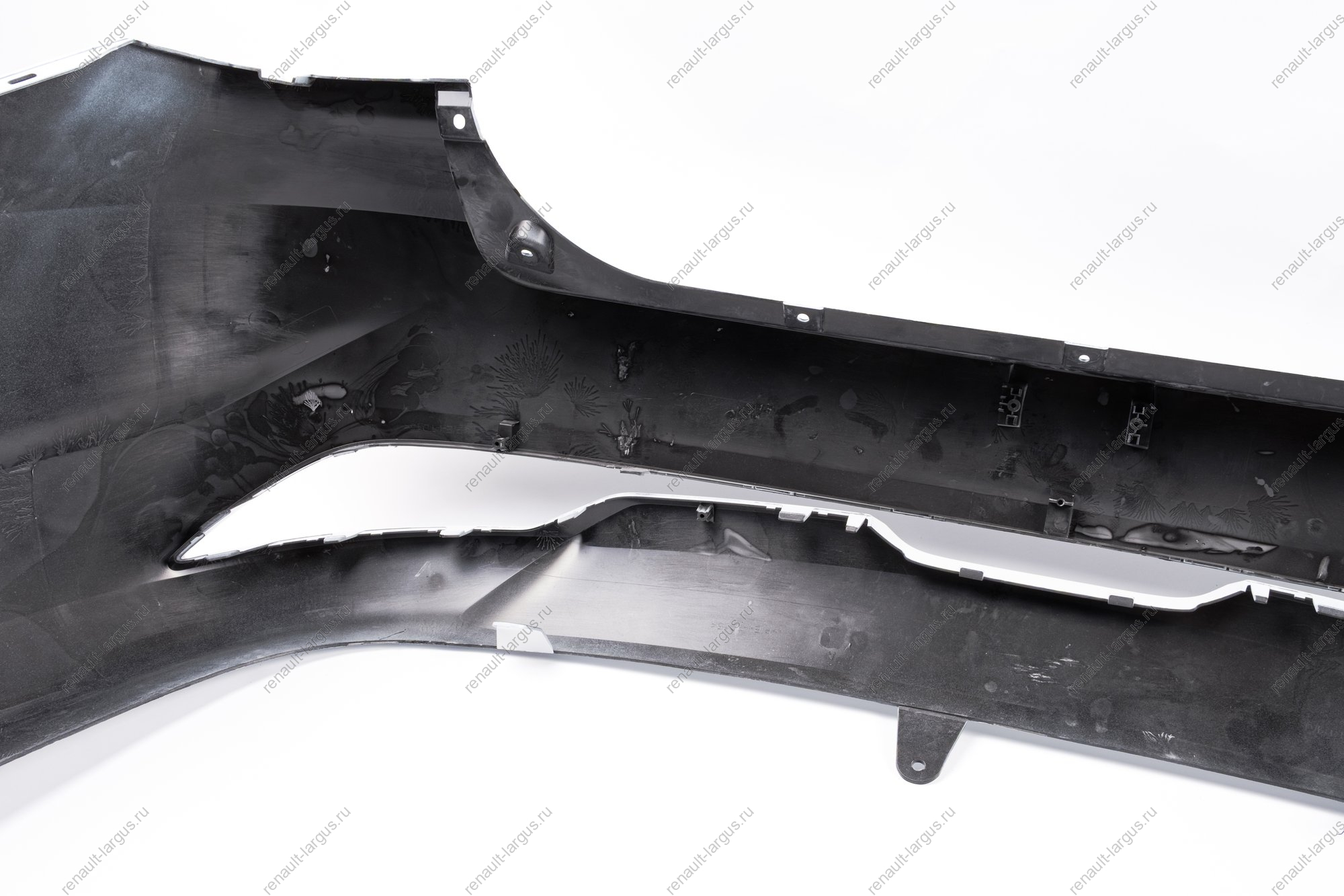 Бампер задний без отверстий под датчики системы парковки в цвет 221 Ледниковый (белый) LADA Vesta FL Lada