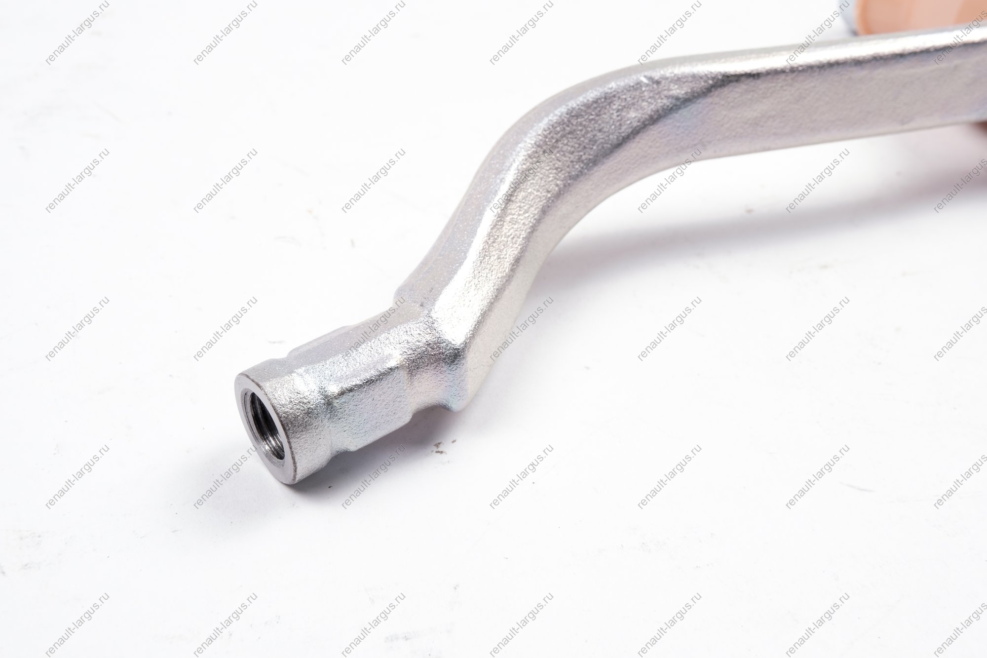 Наконечник рулевой тяги LADA Largus наружний левый SAT