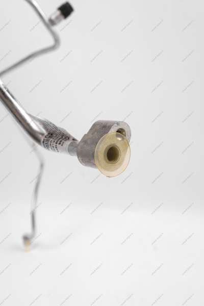 Трубопровод LADA Largus FL NEW 2 между конденсатором и клапаном (с датчиком 921366801R) (задний) Lada