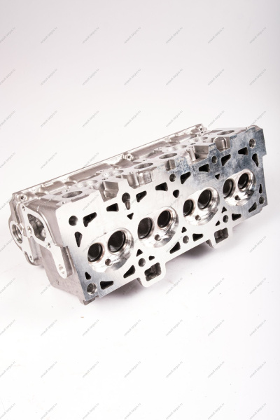 Головка блока цилиндров без шпилек в сборе (с направляющими втулками, без клапанов и вала распределительного) без шпилек LADA Largus (FL) NEW Lada