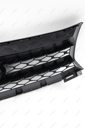 Решетка переднего бампера верхняя LADA Largus (FL) NEW Lada