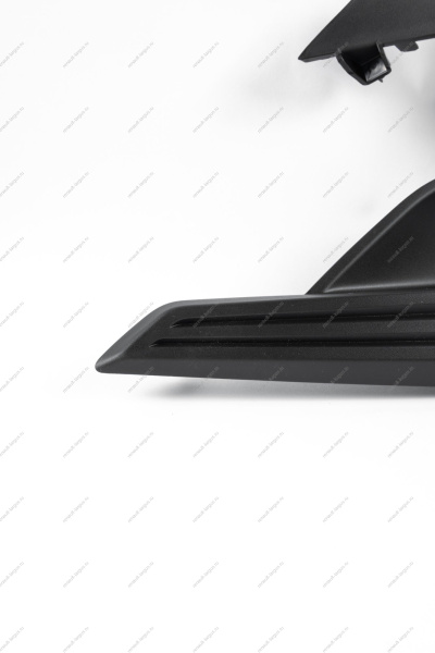 Облицовка ПТФ правая ( с отв. под парктроник) LADA Vesta SW Cross FL Lada