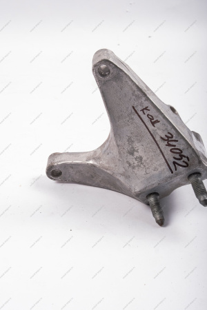 Кронштейн левой опоры подвески двигателя (P4M,P4P-BVM5) LADA XRAY Lada