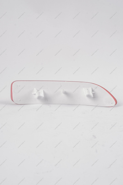 Катафот заднего бампера LADA Largus/Лада Ларгус левый (плас) Renault