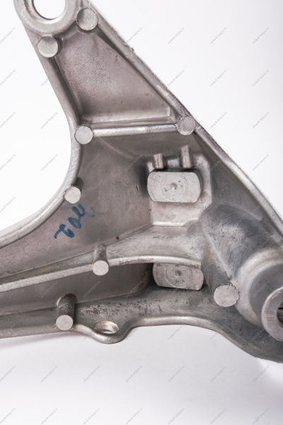 Кронштейн левой опоры подвески двигателя (P4M,P4P-BVM5) LADA XRAY Lada