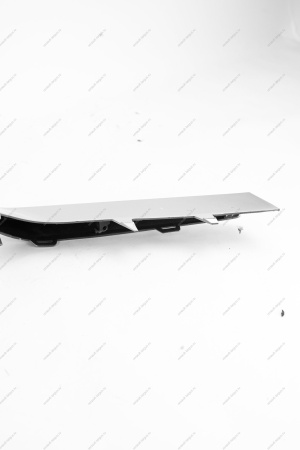 Накладка нижней решётки бампера окрашенная LADA Xray Cross Lada