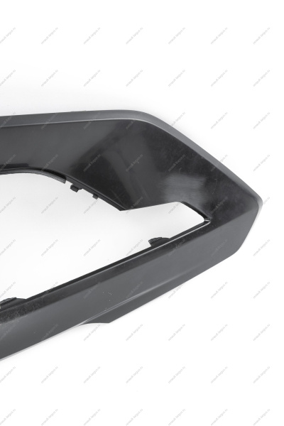 Накладка переднего бампера левая без отвер. под датчик слепой зоны (под покраску) LADA Vesta SW Cross FL Lada