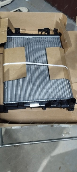 УЦЕНКА Радиатор охлаждения новый LADA XRAY/Vesta/RENAULT Logan 2014- 214105731R ( Отломано боковое крпление доп-пакета ) Renault