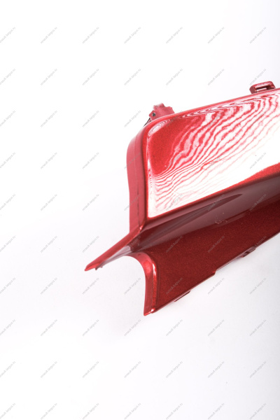 Крышка окна под переднюю буксирную проушину Lada Vesta SW Cross крашенная 195 Сердолик (красный) Lada