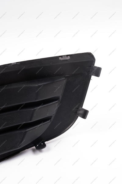 Заглушка переднего бампера LADA Largus/Лада Ларгус противотуманной фары правой (,Полад, г. Тольятти) Lada