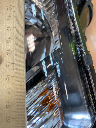 УЦЕНКА Фара правая (лампа H7) LADA Largus (FL) NEW (отломано в углу фары направляющая) Lada