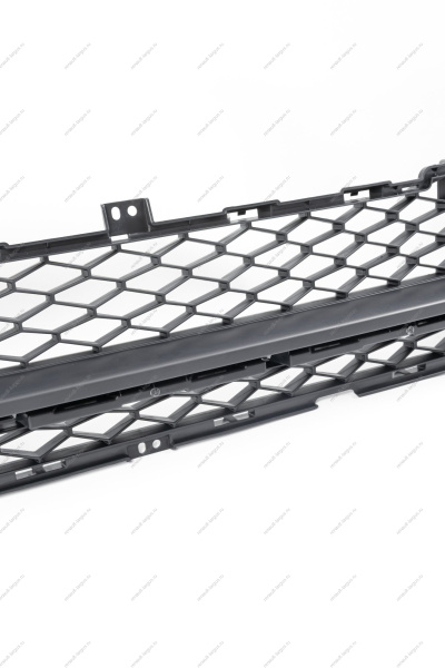 Решетка переднего бампера нижняя LADA Vesta FL Lada