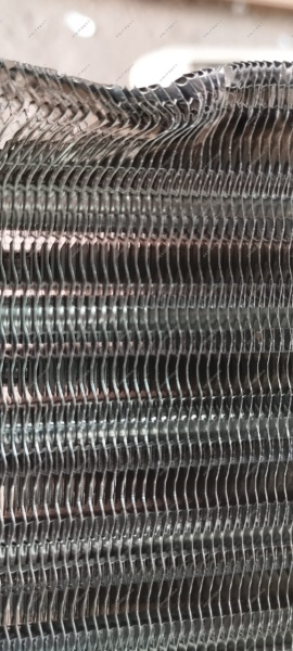 РОЗНИЦА Радиатор новый охлаждения RENAULT Duster 2015-/LADA Vesta/XRAY ( Незначительный загиб ламелей в двух местах) Renault