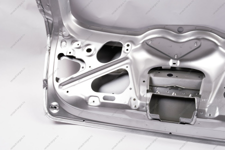 Дверь задка в цвет 691 Платина (Серебристый) LADA Vesta SW Cross FL (универсал) Lada