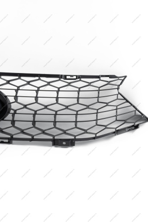 Решетка переднего бампера верхняя LADA Vesta FL Lada