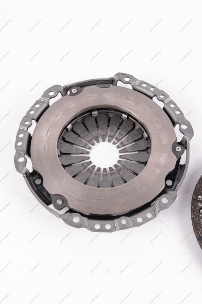 Комплект сцепления Lada Largus КПП-BVI5 дв P3M,P4M( без выжим. подшипника) LUK