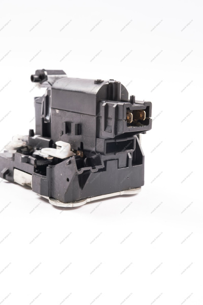 Замок двери LADA Largus/Лада Ларгус внутренний передний правый с эл. приводом Lada