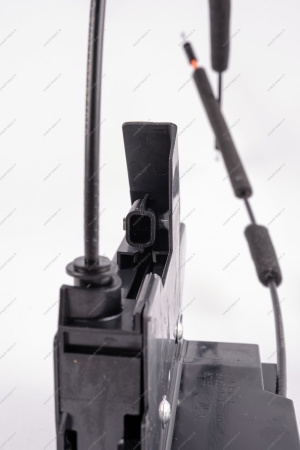 Замок передней двери левый LADA Vesta FL Lada