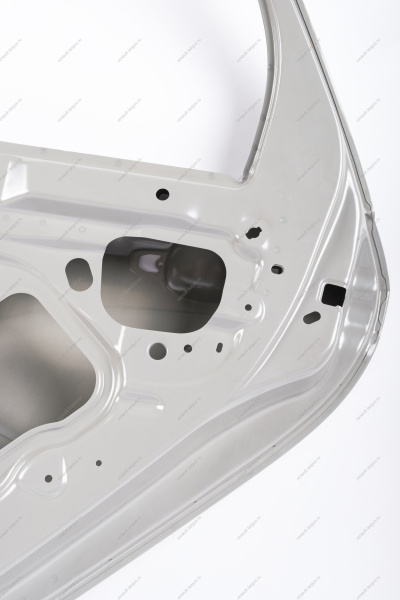 Дверь задняя правая Lada Vesta SW Cross (универсал) (катафорезный грунт) Lada