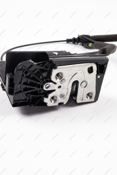 Замок LADA Vesta задней двери левый (электропривод) Lada