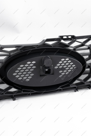 Решетка переднего бампера верхняя LADA Vesta FL Lada