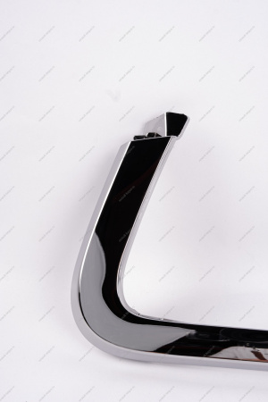 Молдинг переднего бампера верхний правый Lada Vesta SW Cross Lada