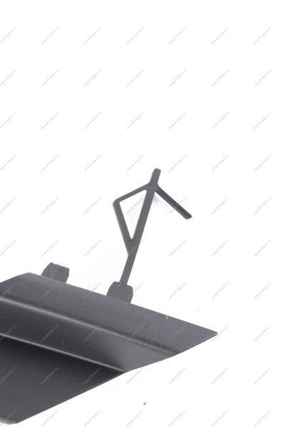 Крышка окна под переднюю буксирную проушину LADA Vesta FL Lada