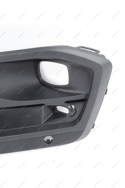 Облицовка ПТФ левая под парктроник LADA Vesta FL Lada