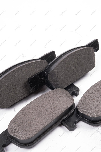 Колодки LADA XRAY переднего тормоза к-т BRECKNER